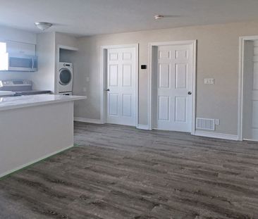 For Lease - 381 Country Glen Road Unit# Coach, Markham, Ontario - Photo 4