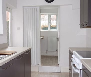 2 bedroom terraced house to rent - Photo 4