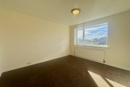 4 bedroom detached house to rent - Photo 4