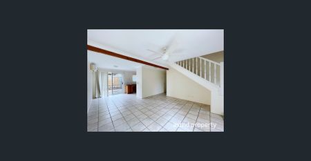 Spacious 3-Bed Home - Walk to Mansfield SHS - Photo 2