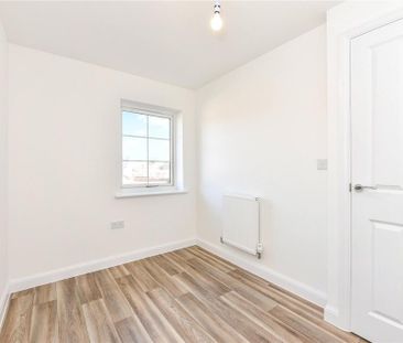 3 bedroom detached house to rent - Photo 4