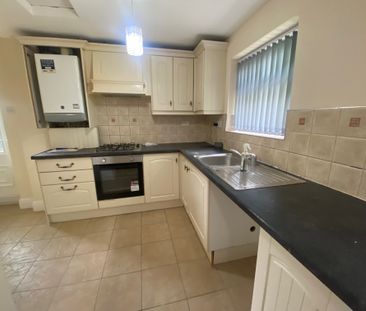 70 Bolton Road Rochdale OL11 4NX - Marland - Photo 2