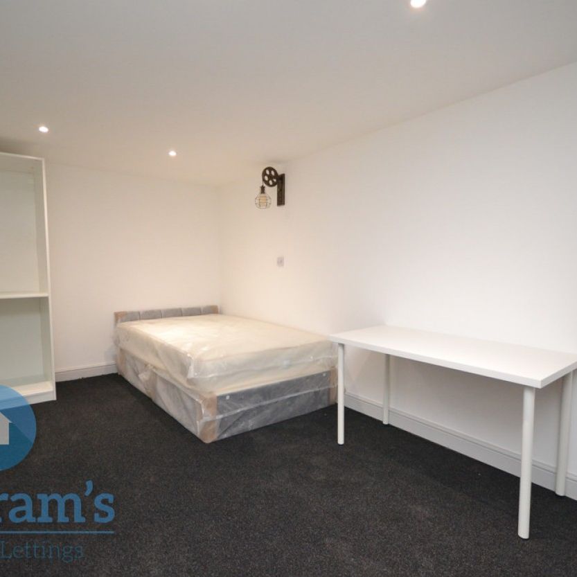 References Pending - 1 bed Studio - Photo 1