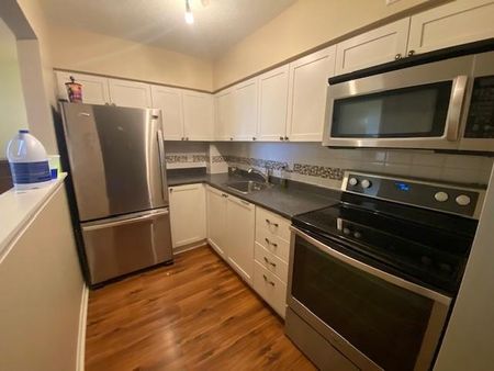 745 Davis Drive - Unit 612, 2 bed, 1 bath - Photo 5