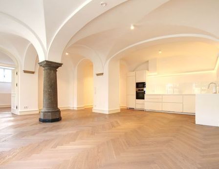 Einzigartiger Flair im historischen Stilaltbaugebäude in BESTLAGE vom Westend - Foto 1