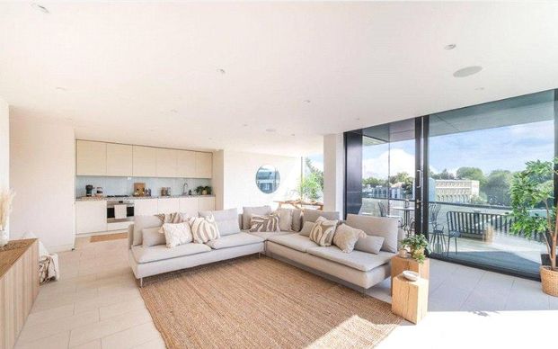 3 bedroom apartment to rent - Photo 1