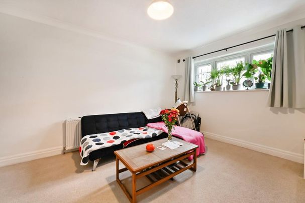 3 bedroom apartment to rent - Photo 1