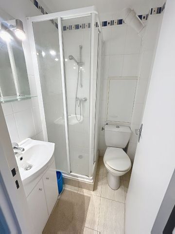 Appartement à louer - REIMS- BD POMMERY - Photo 3