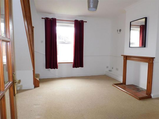 2 bedroom end of terrace house to rent - Photo 1
