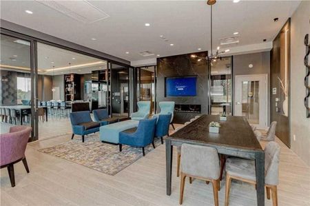 For Lease - 95 Dundas Street Unit# 420, Oakville, Ontario - Photo 2