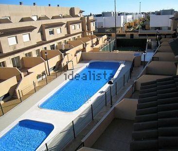 Alquiler de chalet adosado en Calle Casa del Medio - Photo 6