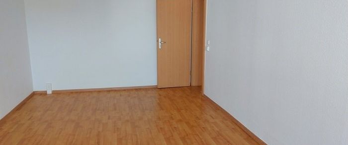 Dachgeschoss - 3 Räume - Balkon - EBK - Tageslichtbad - ab März 26 - Foto 1