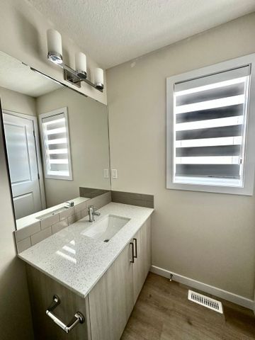 2207 Muckleplum Cres - Photo 3