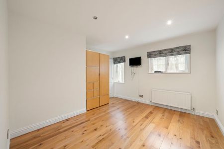 5 bedroom detached bungalow to rent - Photo 4