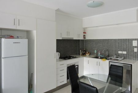 2/49 Rosemount Terrace, Windsor QLD 4030 - Apartment For Rent | Domain - Photo 5