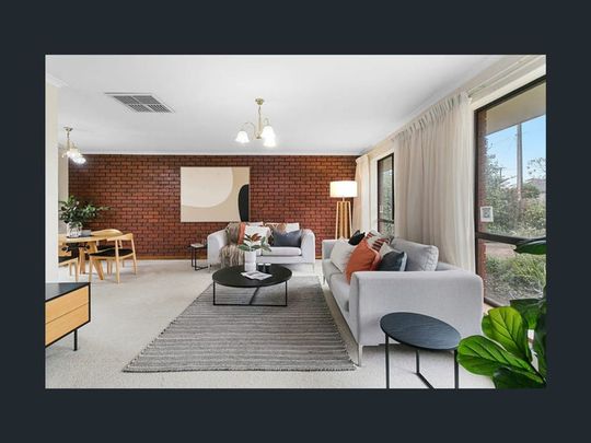 Spacious Family Home in Prime Manningham Location - Photo 1