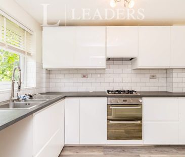 3 bedroom mid-terrace to rent Meadow Gardens, Buckingham MK18 1BJ - Photo 1