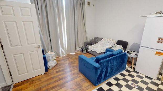 3 bedroom ground floor flat to rent - Photo 1