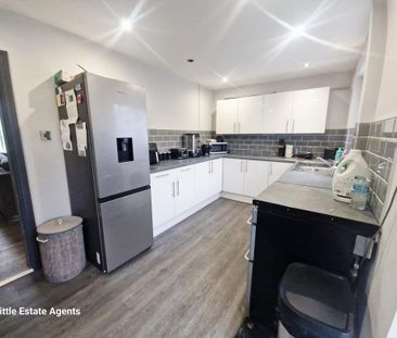 3 bedroom end of terrace house to rent - Photo 4