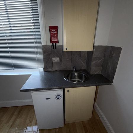 Room in a Shared House, Lee Road, SE3 - Photo 4