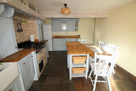 2 bedroom cottage to rent - Photo 3