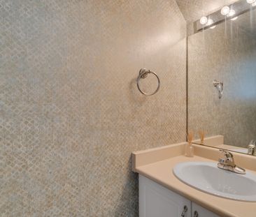 For Lease - 5090 Fairview Street Unit# 61, Burlington, Ontario - Photo 5