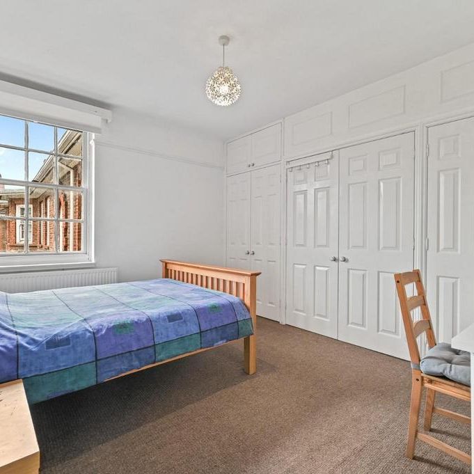 1 bedroom in a house share to rent - Photo 1