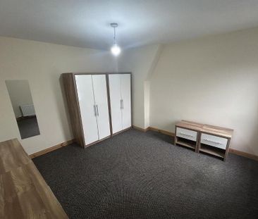 3, 148 Cliftonpark Avenue, Cliftonville Road, Belfast, BT14 6DT - Photo 2