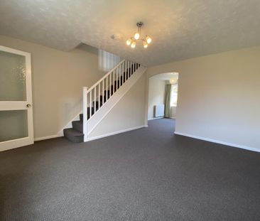 3 bedroom semi-detached house to rent - Photo 2