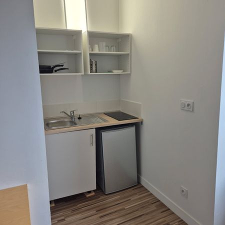 Location Appartement 1 pièce 14m² LAVAL 53000 - Photo 3