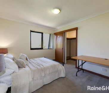 Fully Furnished, Spacious & Private Townhouse in a Quiet Street - P... - Photo 3