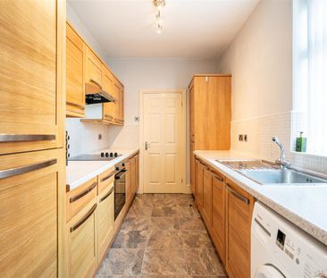 2 bed flat to rent in Danby Gardens, Heaton, NE6 - Photo 2