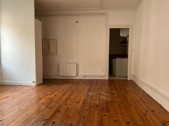 APPARTEMENT T1 A LOUER A ROANNE - CENTRE VILLE - Photo 1