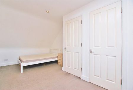 4 bedroom semi-detached house to rent - Photo 5