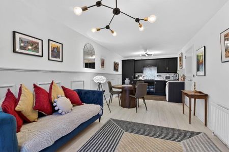 Apt 28, Brown Square, Belfast, BT13 2BW - Photo 3