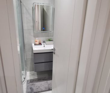 Ensuite -double bedroom to let close to barking side station- 850 pcm - Photo 1