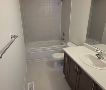 For Lease - 2 Greig St Street Unit# Upper, Brantford, Ontario - Photo 3