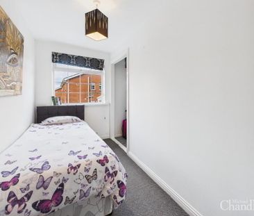 21b Dundonald Heights, Dundonald, Belfast, BT16 1XL - Photo 1