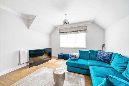 Clarendon Place, Badgers Copse, Camberley, Surrey, GU15 - Photo 2