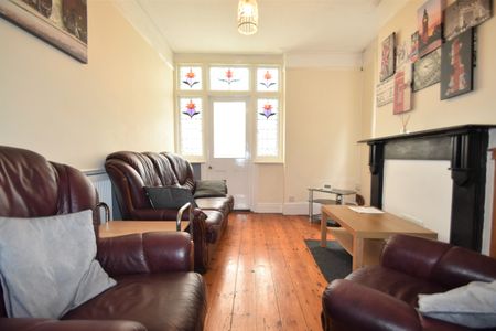 4 bedroom terraced house to rent - Photo 2