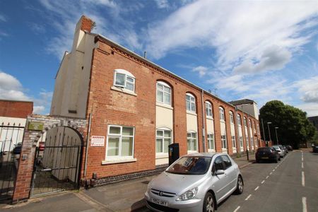 1 bedroom flat to rent - Photo 5