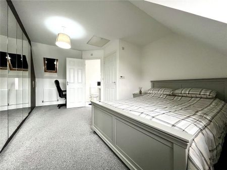 4 bedroom end of terrace house to rent - Photo 4