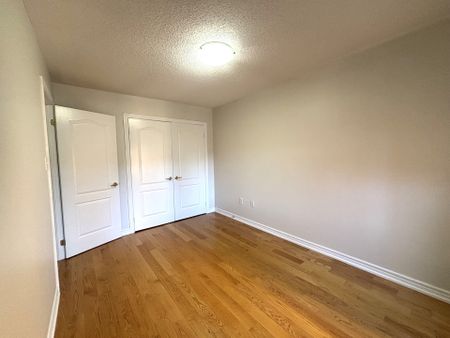 For Lease - 30 Venture Avenue, Richmond Hill, Ontario - Photo 4