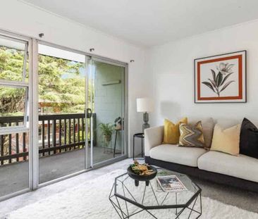 2BR Apt with Balcony! - Photo 4