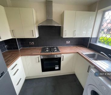 3 bedroom semi-detached house to rent - Photo 6