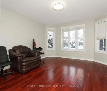 946 WHETHERFIELD STREET W - Photo 1