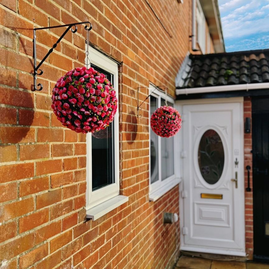 Hawkwell, Portchester - Photo 1