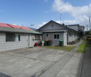 SINGLE LEVEL ONE BEDROOM UNIT - Photo 3