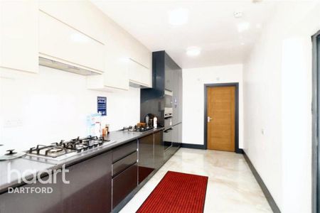 1 bedroom in a house share to rent - Photo 3