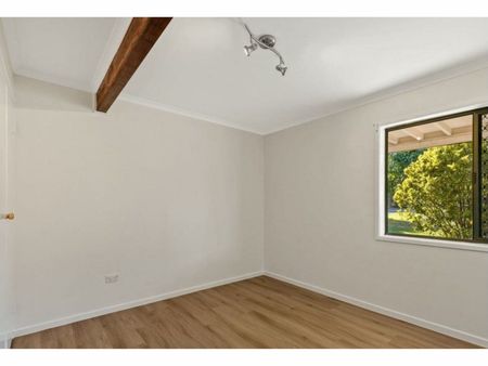 Entire Downstairs Flat - Photo 3